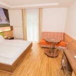 Photo of double room with shower, WC | © Pension Cäcilia